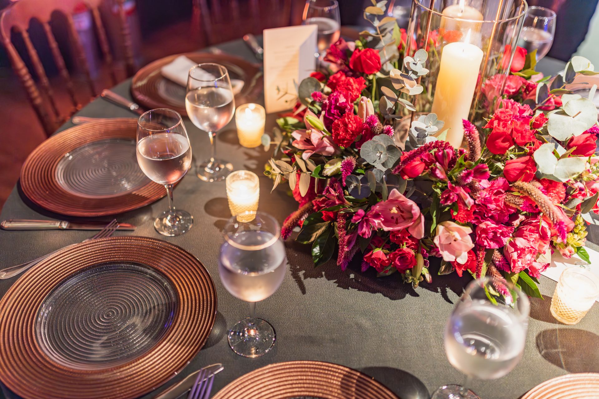 Detalle de una mesa cuidada en un evento de EventosKK